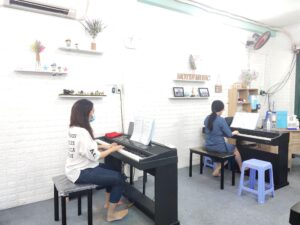 lớp piano cho người đi làm